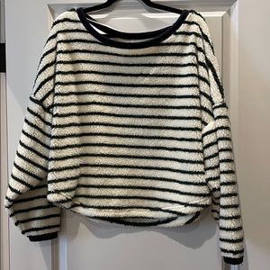 Woman’s light weight Free People fleece